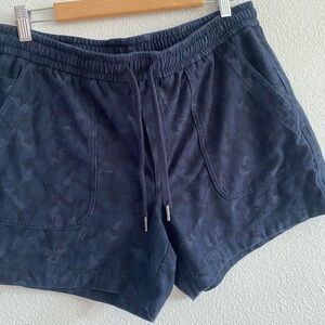 Athleta camo farallon shorts size 16 tall